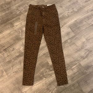 American Eagle cheetah print curvy jeans